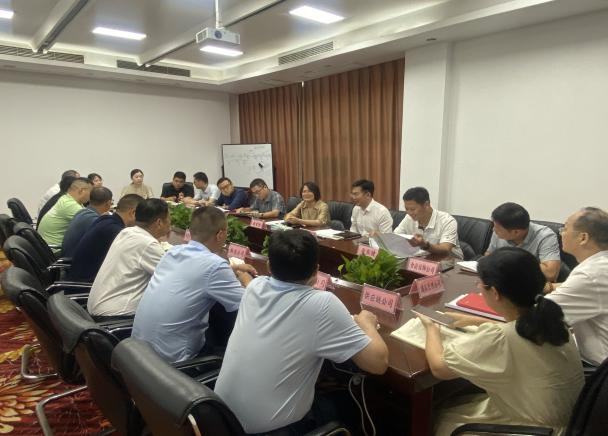 信陽(yáng)華信商貿(mào)集團(tuán)有限公司召開酒駕醉駕專題學(xué)習(xí)暨警示教育會(huì)